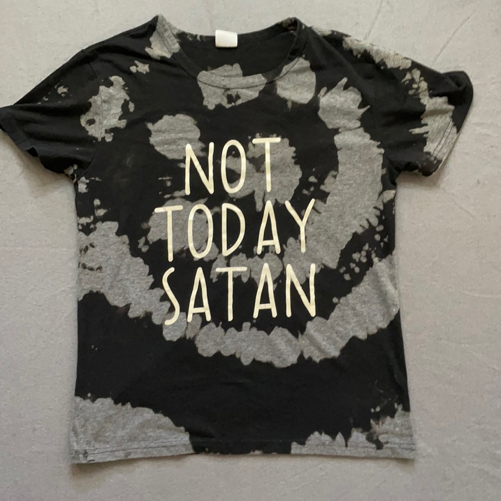 Clearance $7 Womens small funny graphic reverse tie dye tshirt